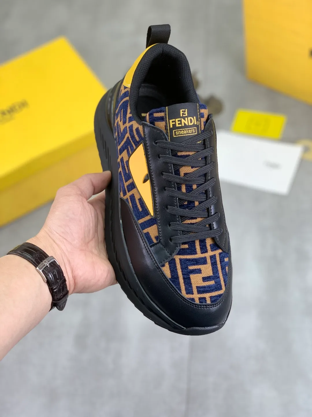 ​Men's shoes 💰P460 💰[New] Little Monster 🆘 New FENDI (Fendi) counter new 🕶️🕶️Simple routing effect, showing an elegant and cool driving shoe 🎬Using imported calfskin + first-layer pigskin lining🐂Excellent material🎬Detailed workmanship 🤗Comfortable foot feel➰➰. ​Pair it with any outfit to show your taste and temperament, low-key luxury ♻️Design ​simple and elegant ​noble and fashionable 🍃​Very loved and favored by trendy men 💓❤️Size: 38-44 (45 46 customized) 3⃣️ colors available